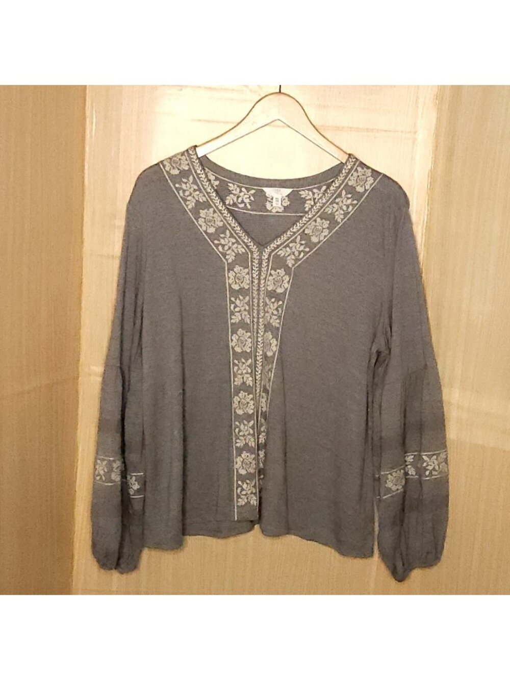 Time & Tru Grey Boho Statement Sleeve Embroidered Top XXL